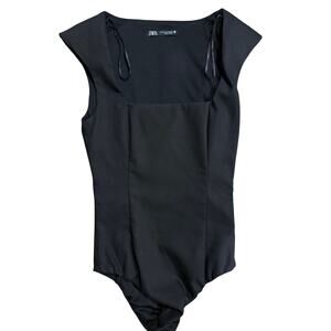 Zara sleeveless black padded pleats lined fancy snap body suit Women's XS top